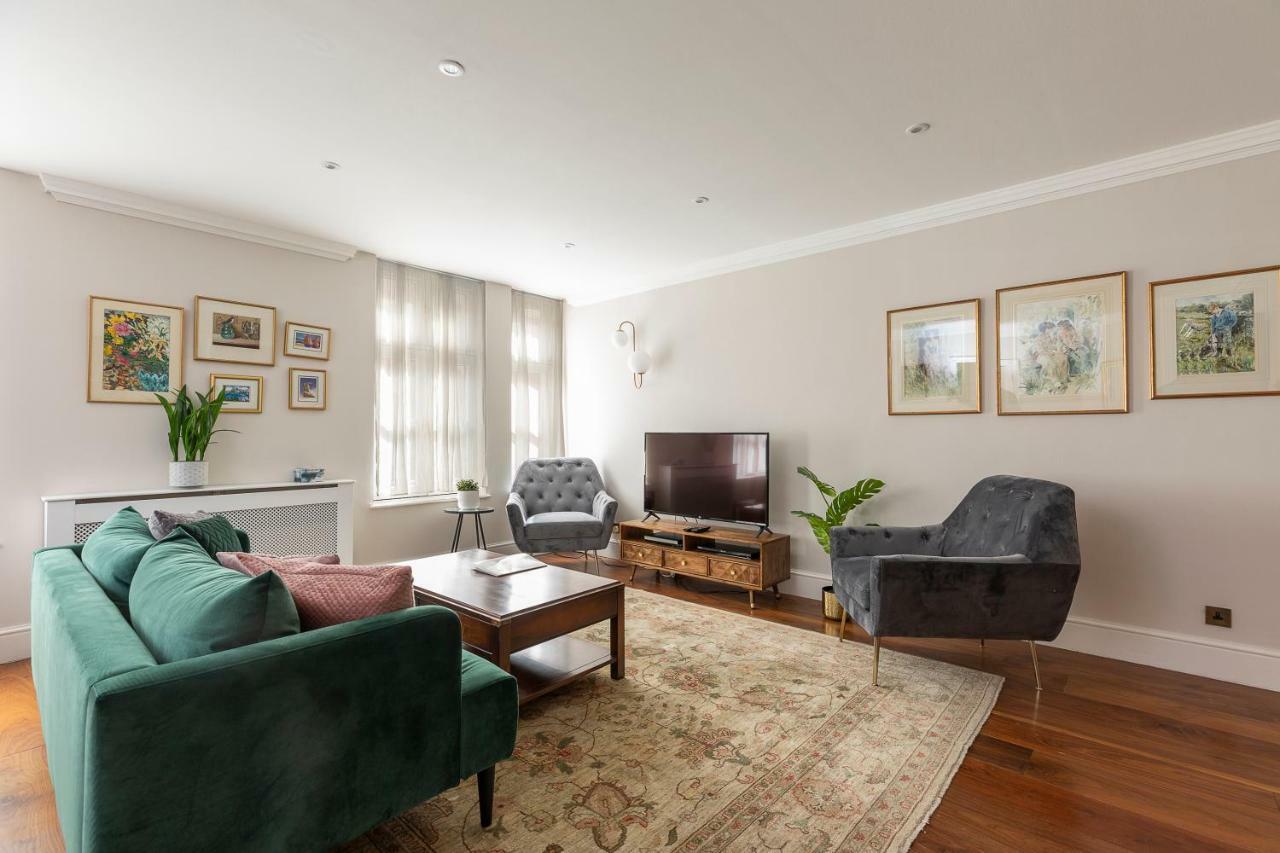 ロンドンJoivy Beautiful 2 Bed Apt In The Heart Of Mayfair, Close To Tubeアパートメント エクステリア 写真